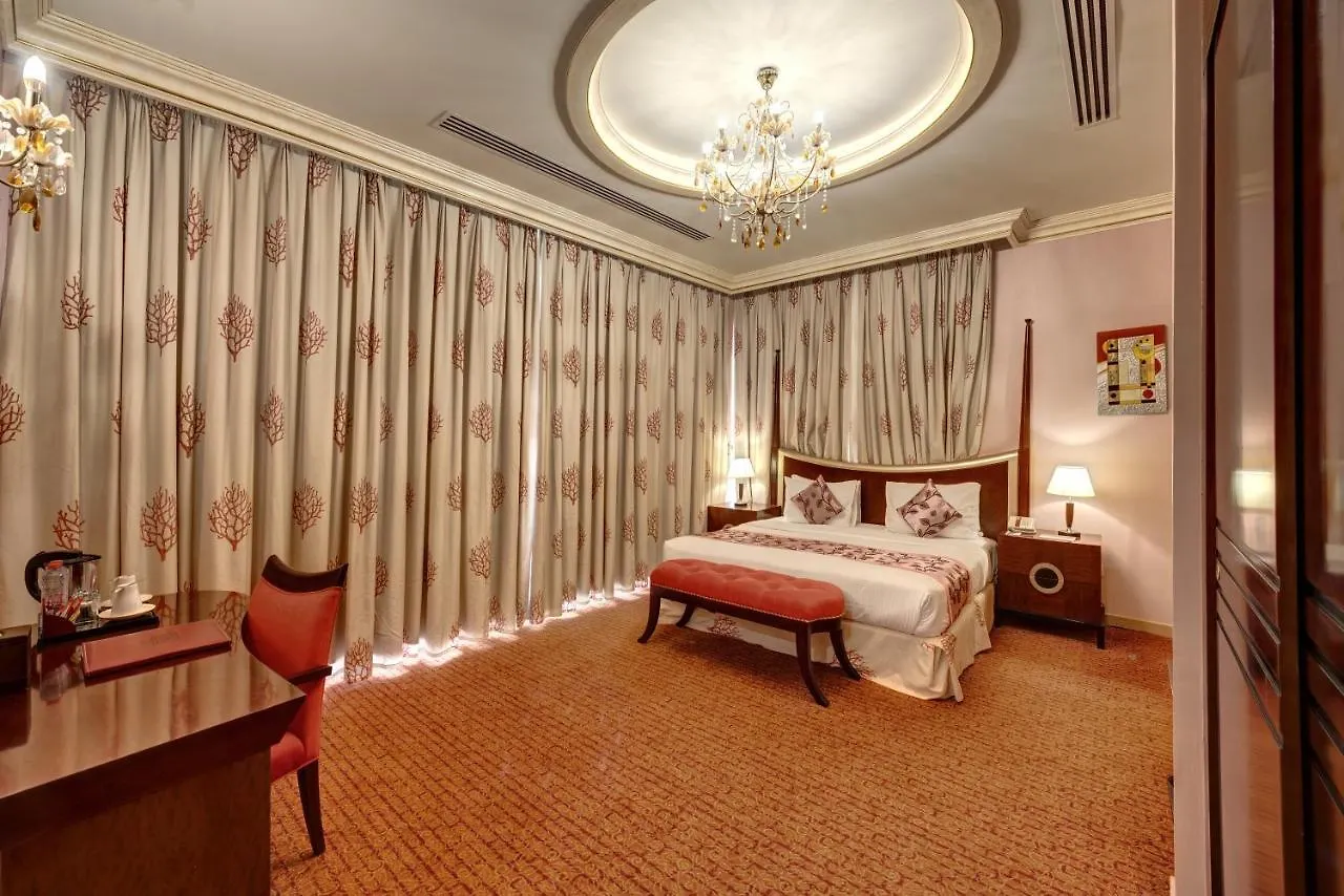 Sahara Beach Resort & Spa Sharjah 5*,