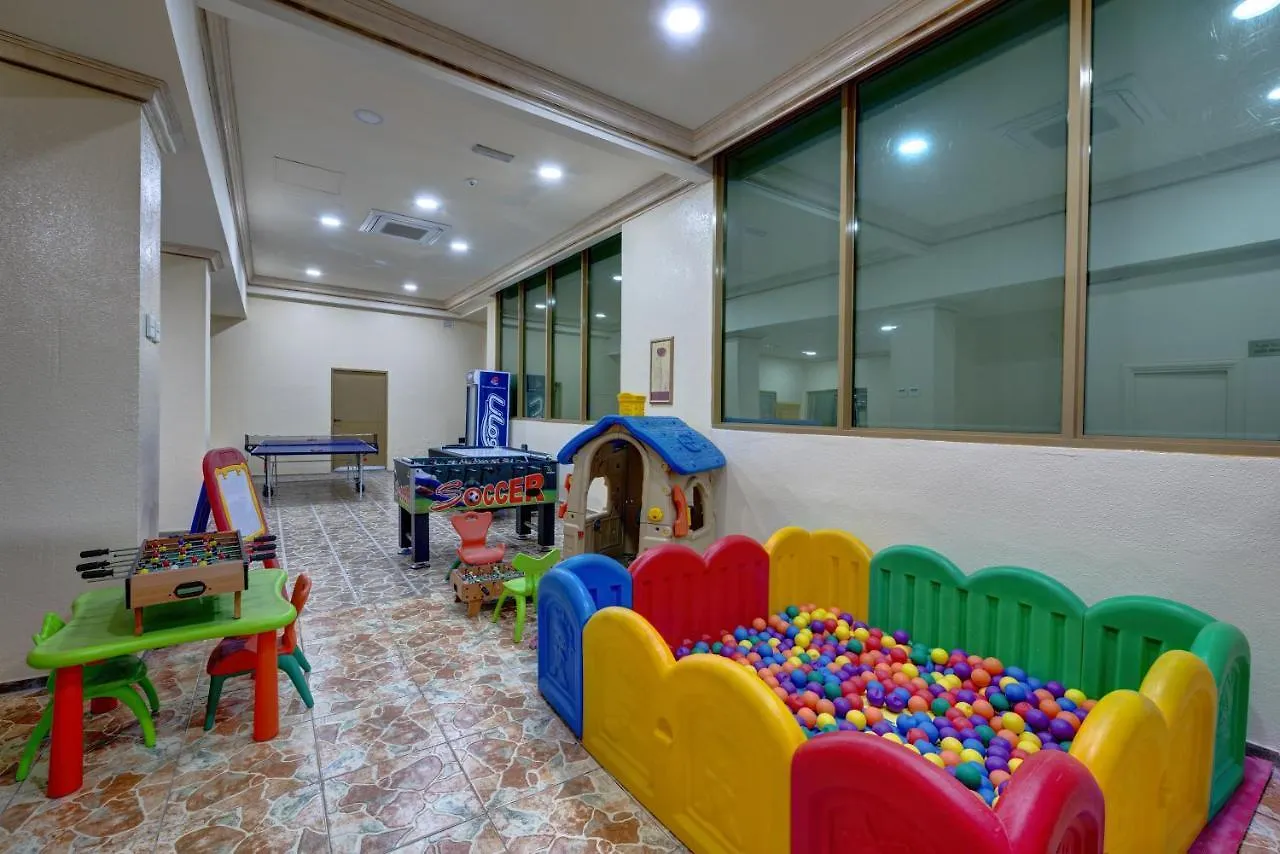 Sahara Beach Resort & Spa Sharjah 5*,