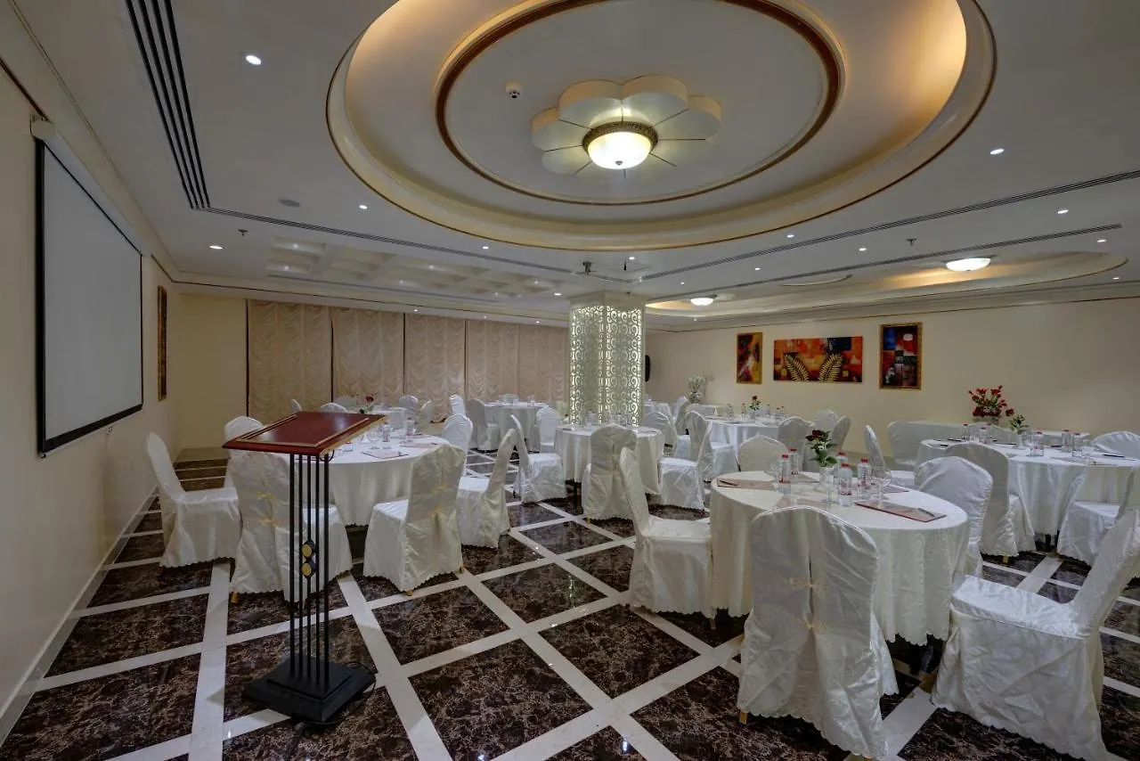 Sahara Beach Resort & Spa Sharjah 5*,